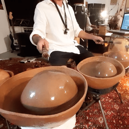 Enregistrement des tambours d'eau au studio SUBA